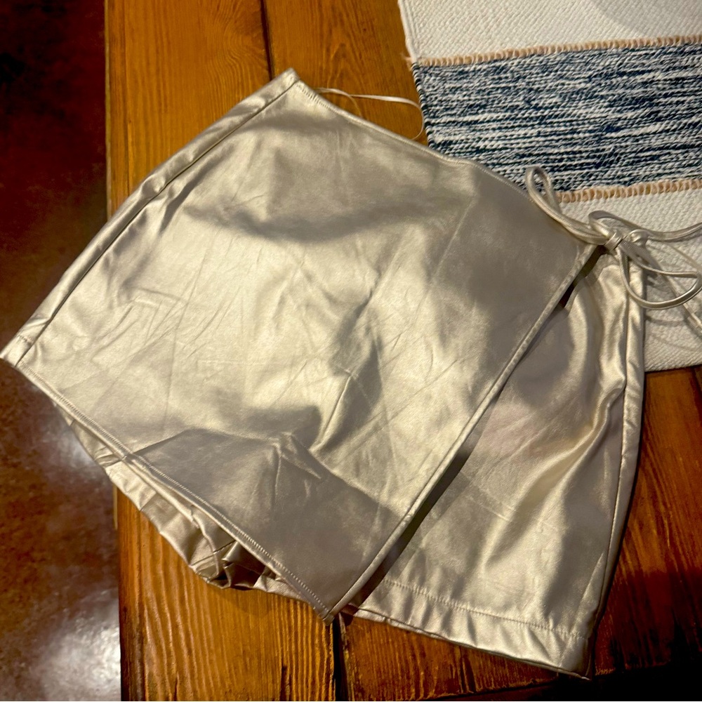 NWT Gold skort with tie side